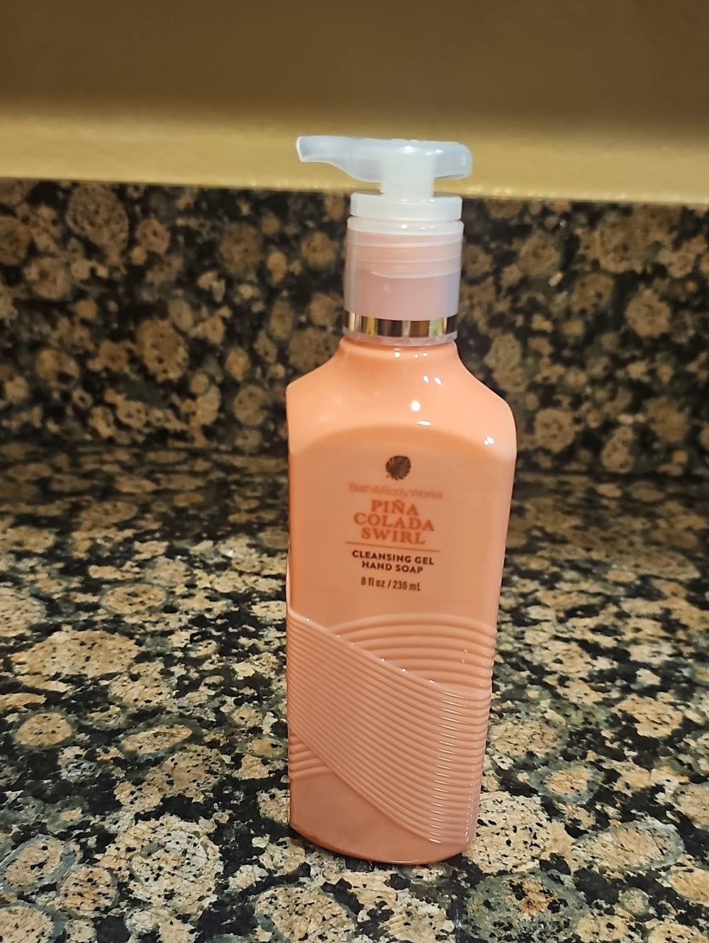 BBW Piña Colada Swirl Cleansing Hand Soap